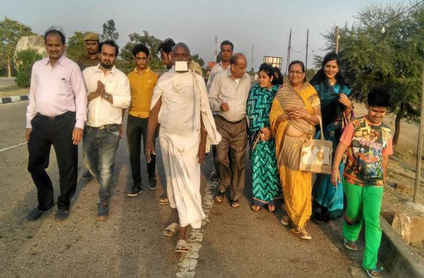 baran कुछ लोग स्वार्थ की रोटियां सेक रहे हैं