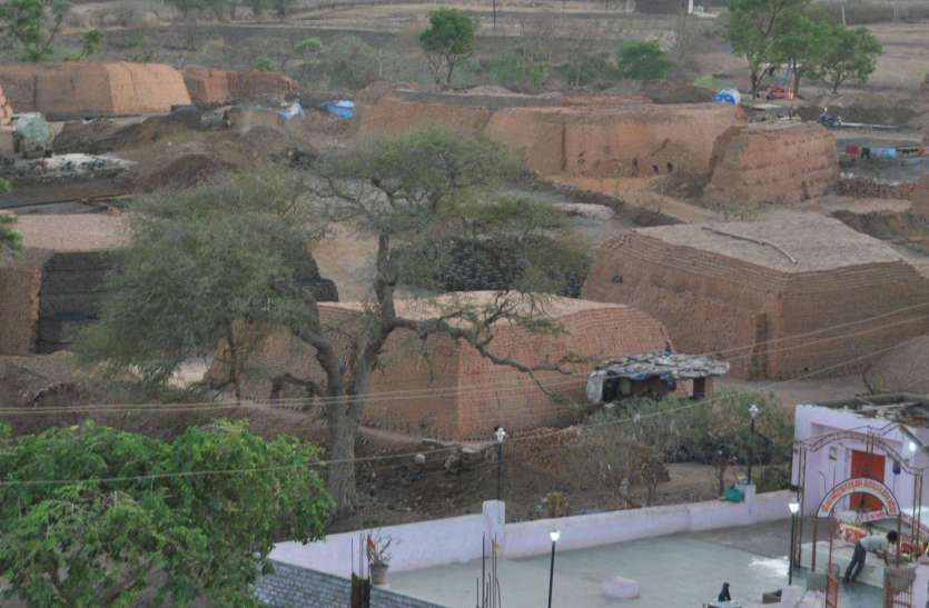 pratapgarh शहर की सीमा से ईंट भट्टे हटाने का आदेश