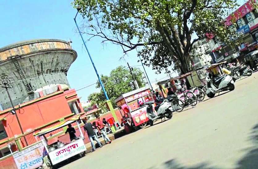 दो करोड़ की खूबसूरती पर अतिक्रमणकारी लगा रहे पलीता दो करोड़ की खूबसूरती पर अतिक्रमणकारी लगा रहे पलीता