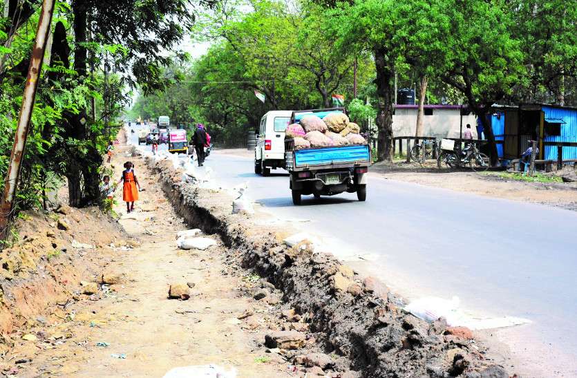 फोरलेन के लिए 432 पेड़ों की होगी कटाई, इस शर्त पर दी गई अनुमति, पढि़ए खबर... फोरलेन के लिए 432 पेड़ों की होगी कटाई, इस शर्त पर दी गई अनुमति, पढि़ए खबर...