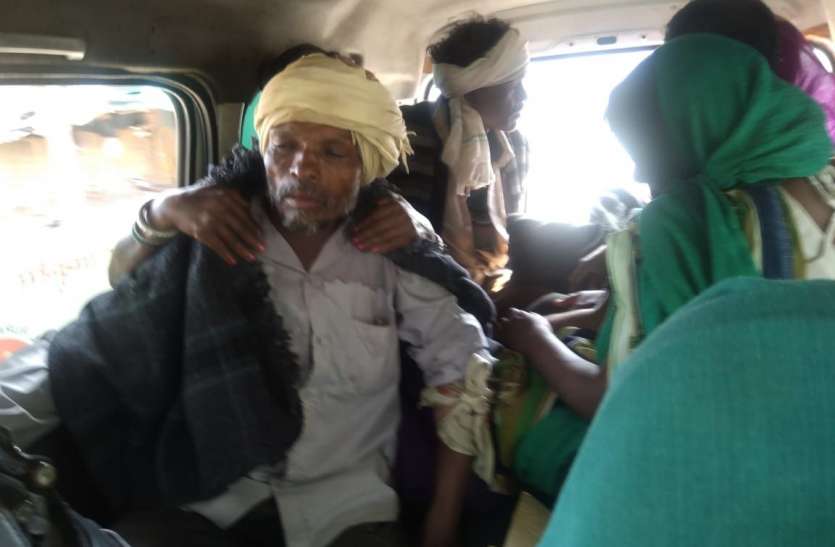 108 injured in the accident श्रद्धालुओं की टै्रक्टर-ट्राली पलटी सात घायल