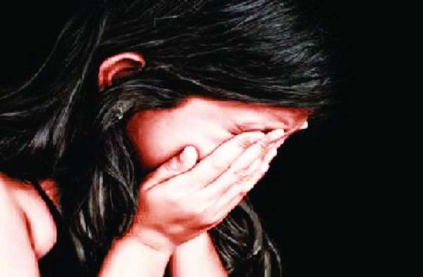 Children caught begging on the road in udaipur चोरी छिपे बच्चों से करवाते थे यह काम, जब पकड़े गए तो रोने-बिलखने लगे बच्चे व परिजन