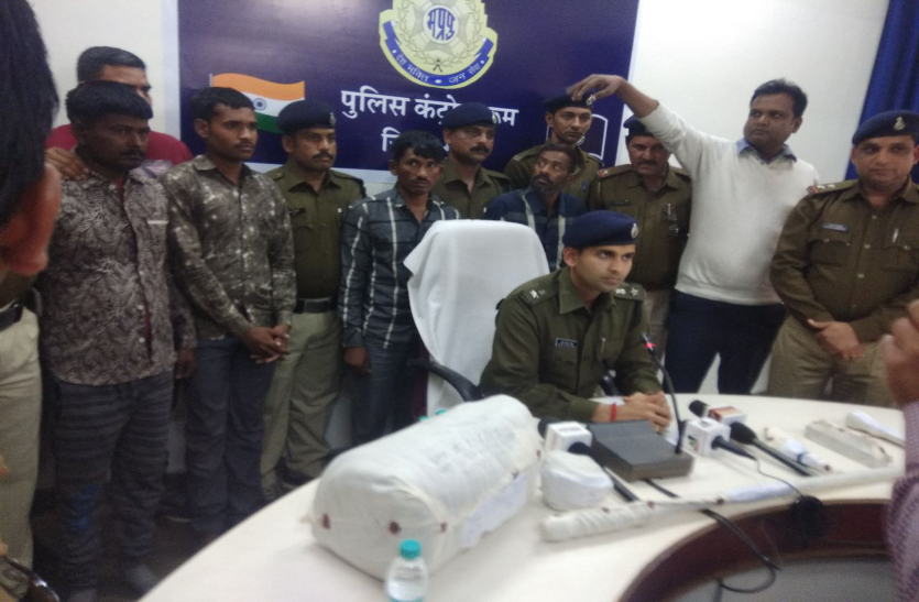 news पुलिस ने पकड़े 64 हजार के चार इनामी बदमाश