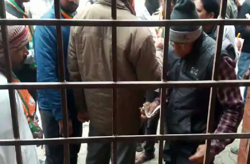 moradabad संभल: विजय संकल्प बाईक रैली में पैसे देकर जुटाई गयी भीड़, वीडियो वायरल