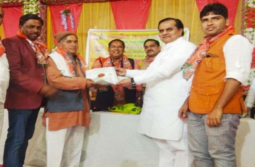 gangapurcity news सांसद ने किया वरिष्ठजनों का सम्मान