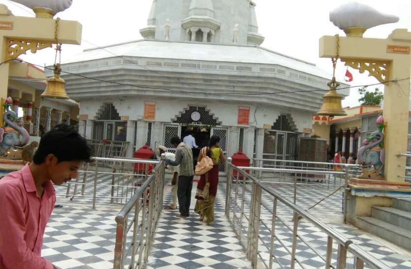 कुंडेश्वर के शिवलिंग की कितनी है गहराई, आज तक पता नहीं कर सका कोई...