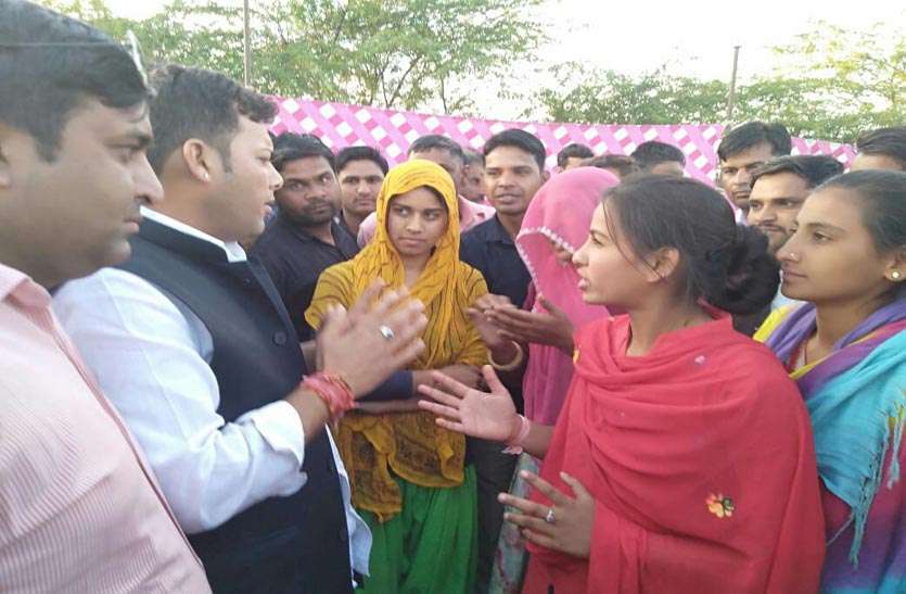 in-the-field-for-the-first-time-after-winning-the-election चुनाव जीतने के बाद पहली बार पहुंचे विधायक बोले, अभी नया हूं समझने के लिए दो तीन साल का समय चाहिए