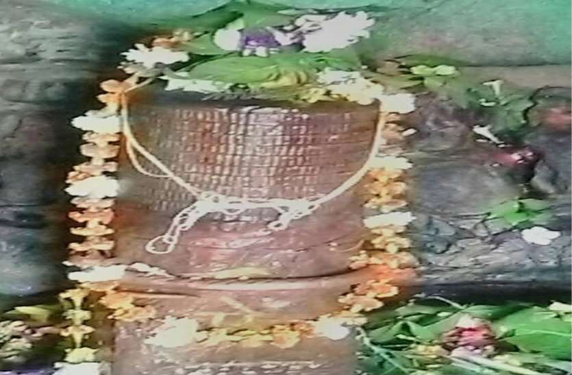 This Shiva temple was built here in one night.
