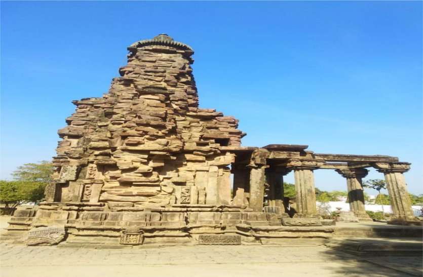 This Shiva temple was built here in one night. यहां एक रात में बना था यह शिव मंदिर, एक साथ होते हैं एक हजार शिवलिंग के दर्शन