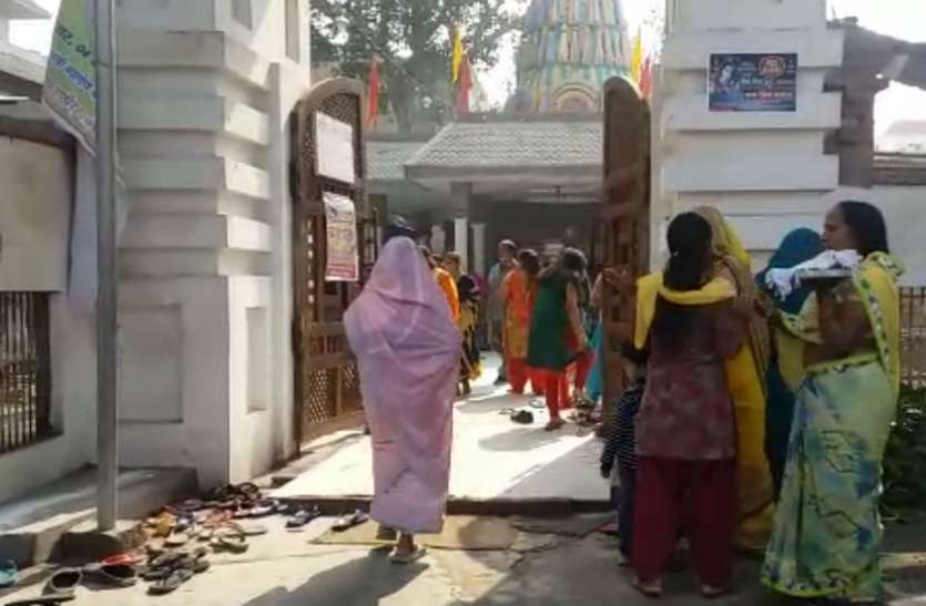 chaumukhi mandir Special: कभी कृष्णपुर था फिरोजाबाद जिले के इस नगर का नाम, भगवान श्रीकृष्ण और जरासंध के बीच हुए युद्ध का गवाह है यह मंदिर, देखें वीडियो