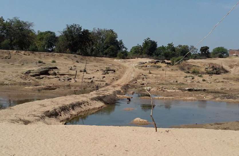 illegal sand mining छत्तीसगढ़ में बढ़ा अवैध उत्खनन, पडोसी राज्य ओडिशा, तेलंगाना व आंध्रा में पहुंच रही है रेत