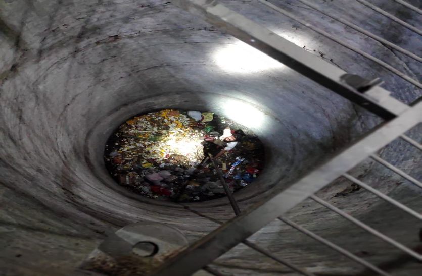 rescue नशे में धुत बदमाश कुएं में कूदा, एसडीआरएफ दल ने निकाला