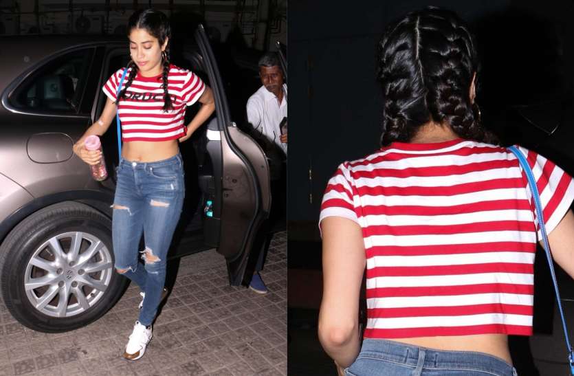 jhanvi kapoor ये है जाह्नवी कपूर की फेवरेट कार, कार कलेक्शन देख उड़ जाएंगे होश