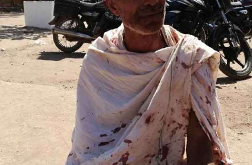 due-to-exit-from-farm-dispute-three-injured खेत से निकलने पर विवाद, दो पक्षों के बीच चले लटठ, तीन घायल