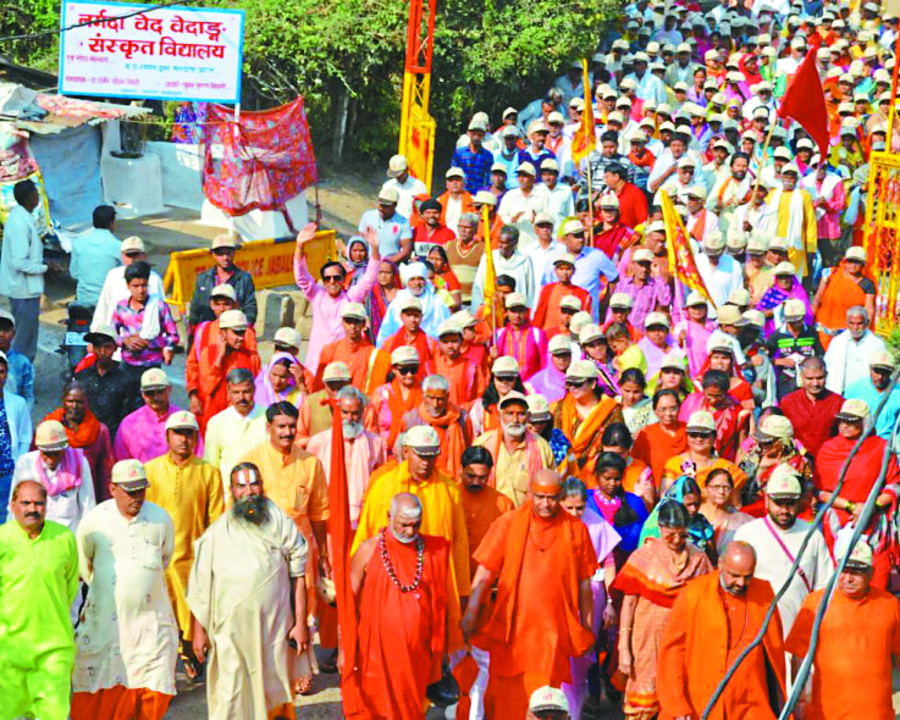 narmada yatra नर्मदा नदी पर बनने वाले पक्के पुलों का विरोध करेगा संत समाज
