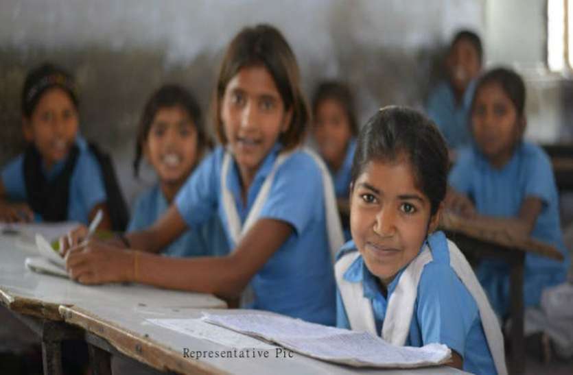 Girl Education बार बार बीमार पडऩा, स्कूल जाने के लिए दूसरों पर निर्भरता लड़कियों की शिक्षा में सबसे बड़ी बाधा