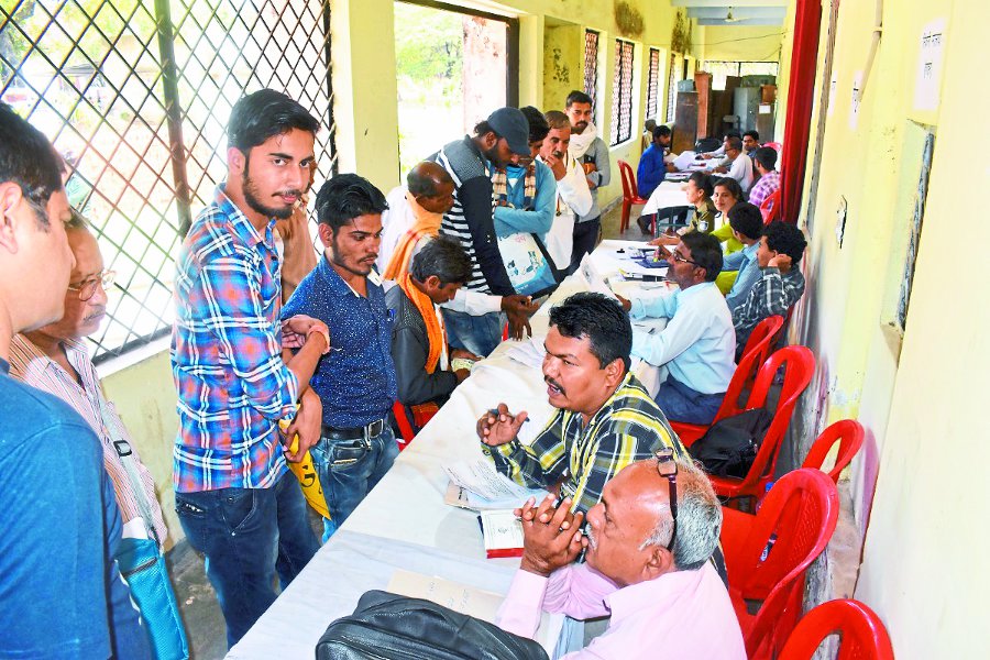 national lok adalat in hoshangabad एक साल से मनमुटाव के बाद फिर से मिले सलमा-बी और सारिक, पढ़ें पूरी खबर