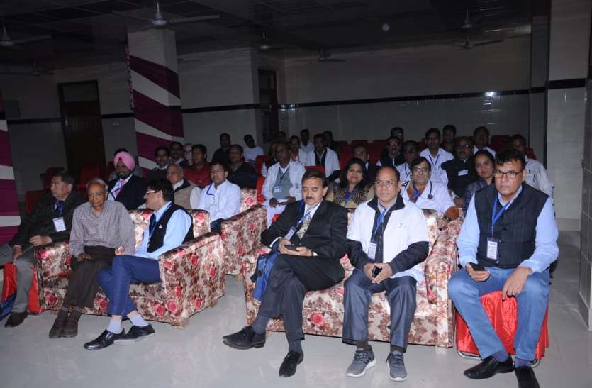 मेडिकल कॉलेज स्तर के ऑपरेशन हुए जिला अस्पताल में मेडिकल कॉलेज स्तर के ऑपरेशन हुए जिला अस्पताल में