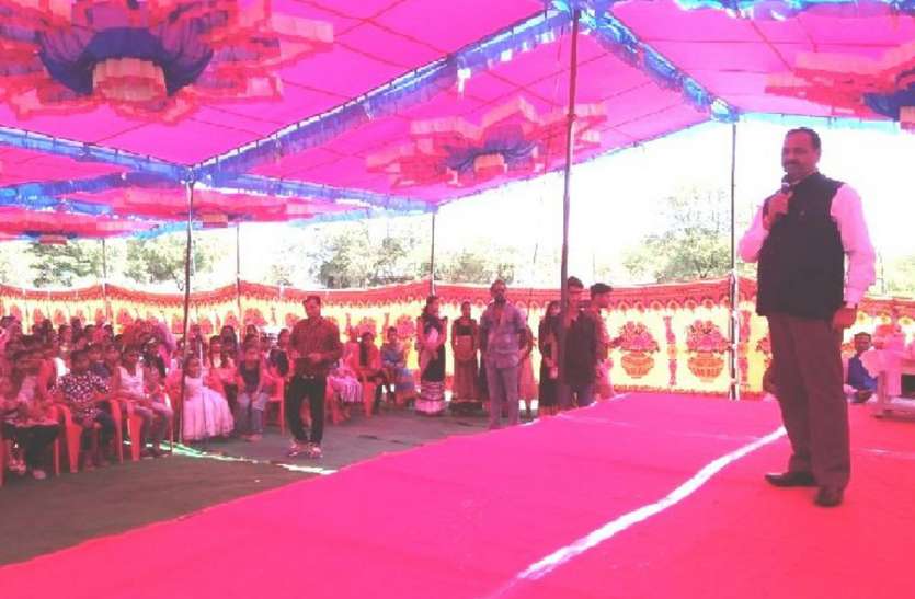 patrika ग्राम हाड़ी पिपलिया में एसपी ने किया जनसंवाद
