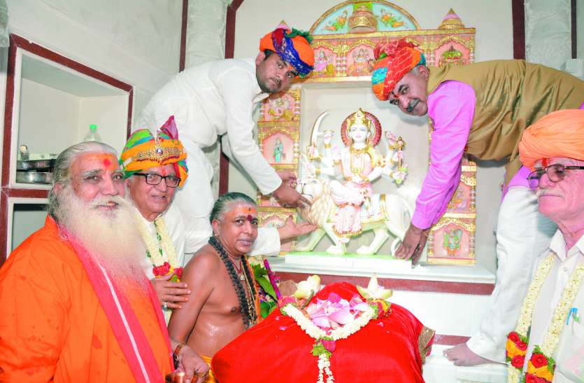 bangalore news वैदिक मंत्रोच्चार के बीच आईमाता मूर्ति की प्राण प्रतिष्ठा