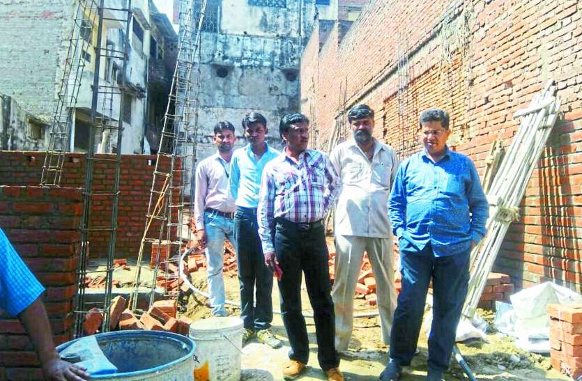 Engineer was making crores of rupees on government land on the house इंजीनियर करोड़ों रुपए की सरकारी जमीन पर बना रहा था मकान, एक शिकायत पर मिनटों में धराशाई हो गई हेकड़ी, ऐसे मामलों की यहां करें शिकायत