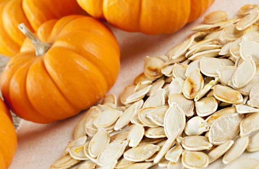 Benefits Of Eating Pumpkin Seeds Specially For Mens - कद्दू ...