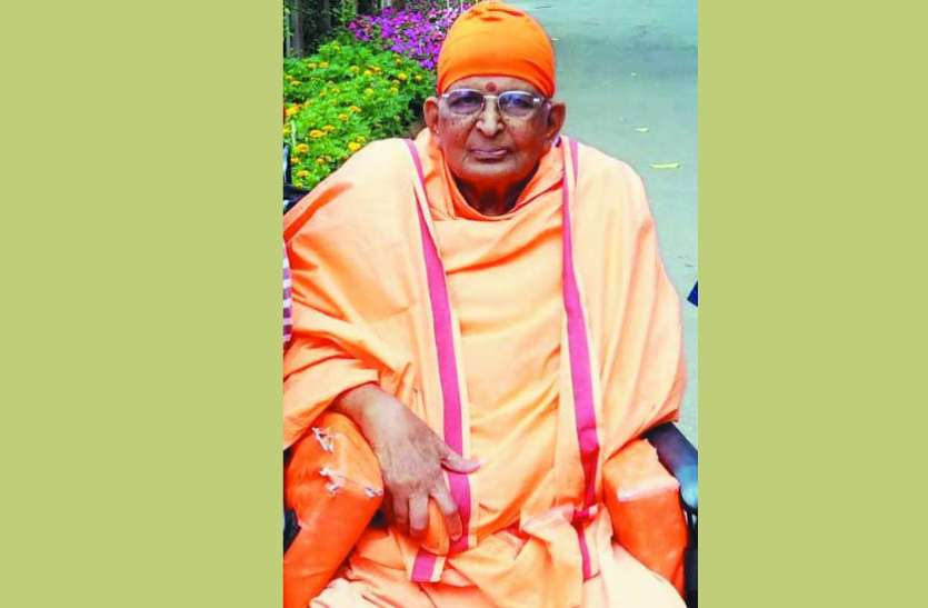 रामकृष्ण आश्रम के स्वामी सुरेशानंद का निधन रामकृष्ण आश्रम के स्वामी सुरेशानंद का निधन