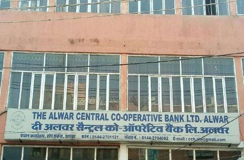 farmer-s-thumb-opened-false-pole किसान का अंगूठा खोल रहा फर्जीवाड़े की पोल