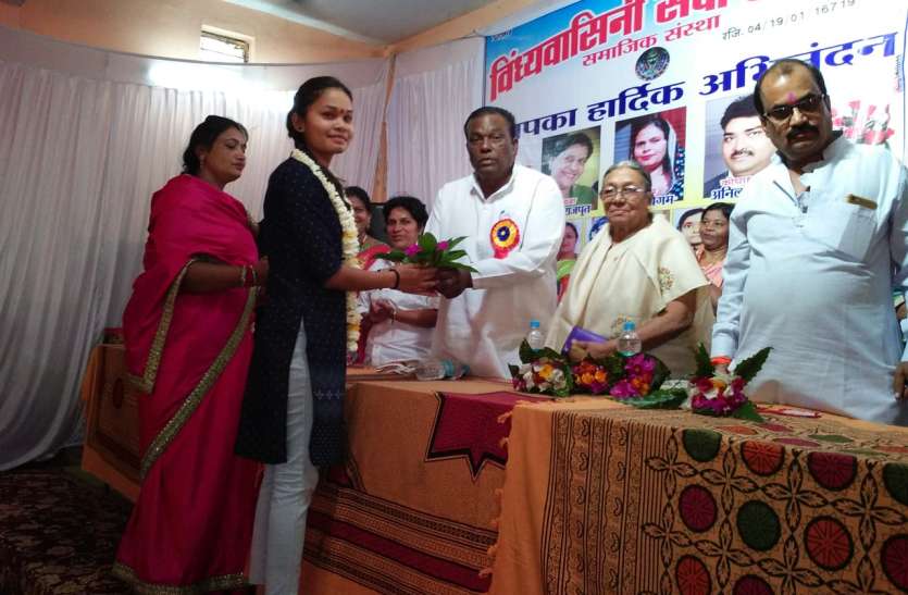 mandla महिला सम्मान: हर क्षेत्र में महिलाओं के आगे बढऩे से देश भी कर रहा प्रगति