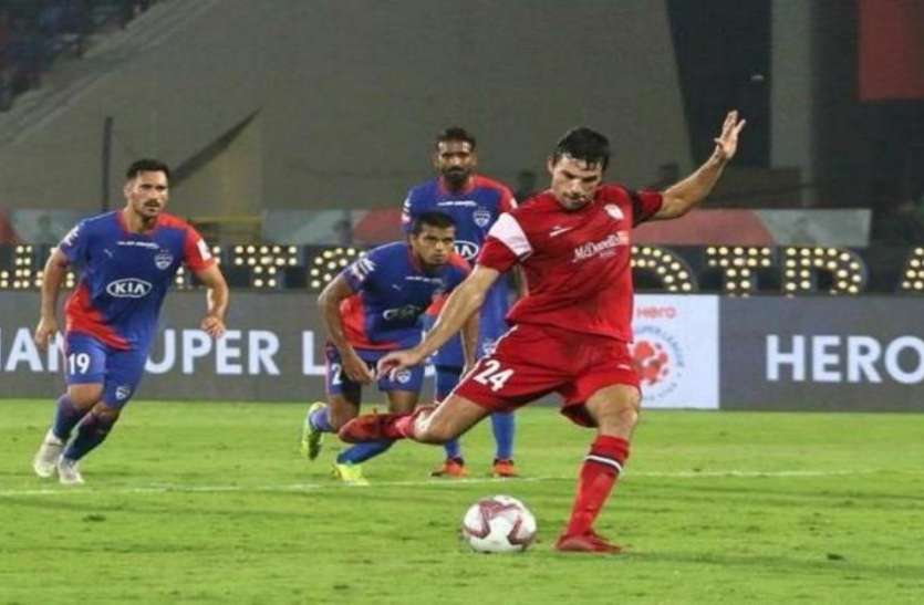 ISL-5: नार्थईस्ट का सपना टूटा, बेंगलुरु ने 3-0 से हराकर दूसरी बार फाइनल में बनाई जगह ISL-5: नार्थईस्ट का सपना टूटा, बेंगलुरु ने 3-0 से हराकर दूसरी बार फाइनल में बनाई जगह