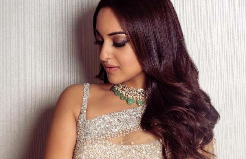 sonakshi-sinha-said-she-will-get-married-after-varun-alia