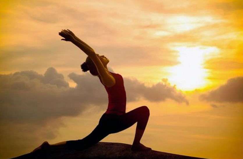 surya namaskar Surya Namaskar For Health :- सेहत के लिए सबसे फायदेमंद है सूर्य नमस्कार, रोजाना करेंगे तो मिलेगा भरपूर फायदा