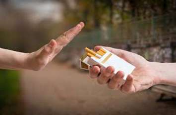 smoking adict person in gwalior बेटी ने कहा: पापा मैं भी बड़े होकर सिगरेट पीऊंगी, यह सुन होश उड़ गए, तब से बंद कर दी स्मोकिंग