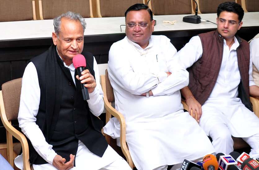 ashok gehlot गहलोत का भाजपा पर हमला : मुद्दों से सरोकार नहीं, पहले मन्दिर और अब देशभक्ति