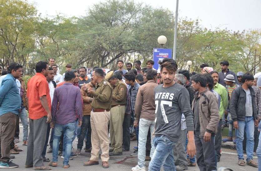 chittorgarh डंपर ने कहां पर छीन ली बेटे सहित दो की सांसें, पिता घायल