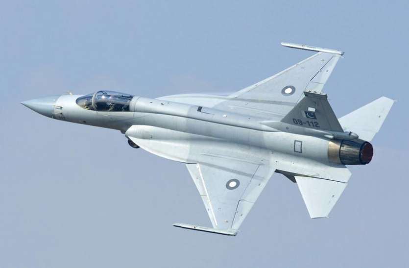पाकिस्तान का JF-17 से हथियार परीक्षण करने का दावा, कहा- अब रात में भी दे सकते हैं जवाब पाकिस्तान का JF-17 से हथियार परीक्षण करने का दावा, कहा- अब रात में भी दे सकते हैं जवाब
