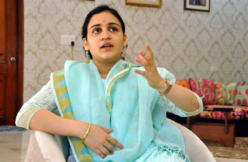 Aparna Yadav may be contest Lok Sabha Chunav 2019 Loksabha Chunav 2019 : अपर्णा यादव लड़ सकती है लोकसभा चुनाव, मुलायम ने अखिलेश से की सिफारिश