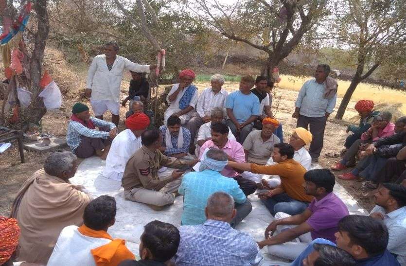 Kuan dig kills broken crane, death of three workers कुआं खोदते टूटी क्रेन, तीन श्रमिकों की मौत