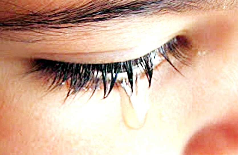 latest health news for eye care,eye care,eye care center near me,top 10 eye specialist ,best eye hospital in jabalpur,best eye hospital in india,best eye hospital in mp,glaucoma eye problem,glaucoma disease in hindi ,glaucoma causes in hindi,eye doctor,Appointment of Eye Doctor,eye problems in children,Jabalpur,medical latest news,health tips in hindi, health update सूख रहीं आंखों की नसें, सौ में से तीन व्यक्ति धीरे-धीरे हो रहे अंधे