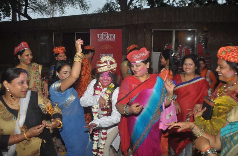 PATRIKA HOLI CELEBRATION अमिताभ, रेखा-श्रीदेवी बन खेली होली, भंग का चढ़ा रंग, लगक ठुमके, मना रंगों का उत्सव