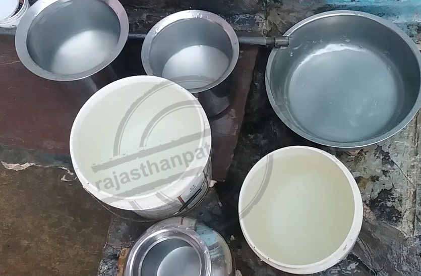 Dirty water supply in bhilwara चार दिन से नल उगल रहे ये, जानकर चौक जाएंगे आप