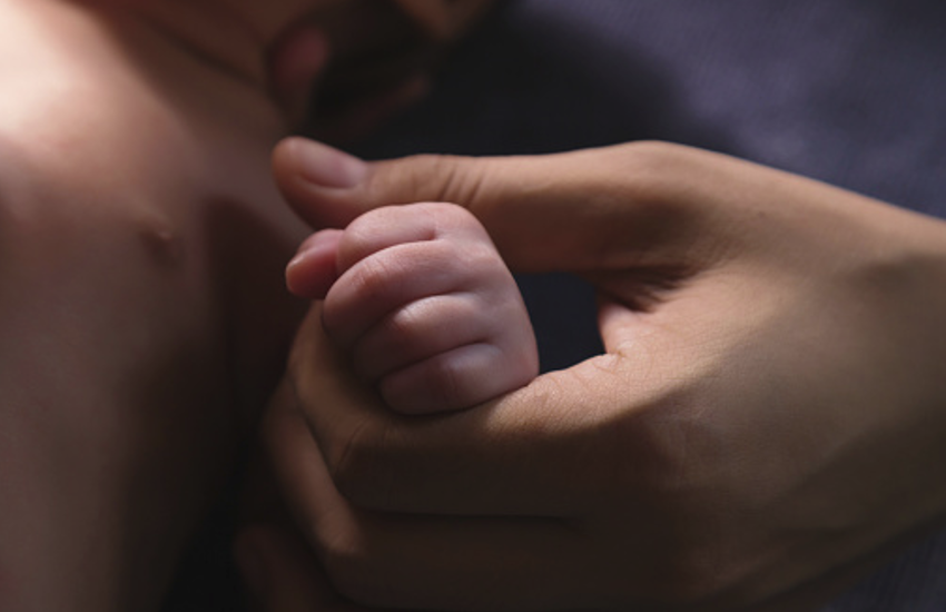 babies care नवजात को थायरॉइड की बीमारी से बचाएं
