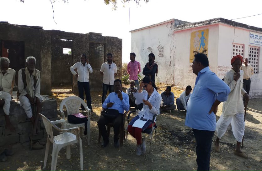 Accused of making community house on private land निजी जमीन पर सामुदायिक भवन बनाने का आरोप, जनपद पंचायत की टीम ने की जांच