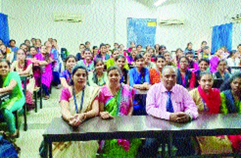 More opportunities for demand and employment of Hindi हिन्दी की मांग एवं रोजगार के अधिक अवसर