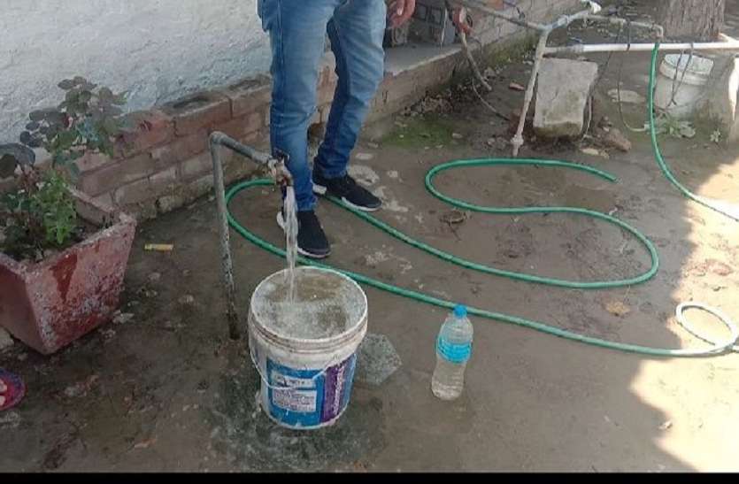 Police are also helpless in contaminated water supply in Sriganganagar श्रीगंगानगर में दूषित जलापूर्ति से पुलिस भी बेबस