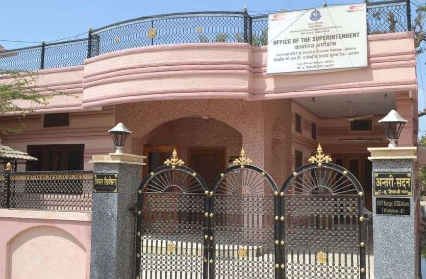 central gst team हर तीसरे-चौथे दिन पकड़ी जा रही ग्रेनाइट में टैक्स चोरी