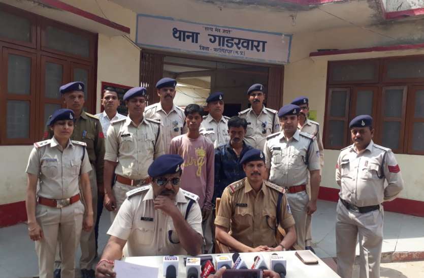 smacks पुलिस ने दो आरोपियों से बरामद की करीब ढाई लाख की स्मैक