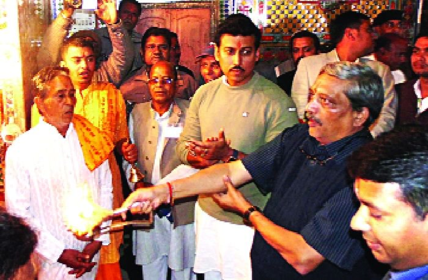 parikaar गोवा CM मनोहर पर्रिकर का हुआ निधन, राजस्थान के शाकंभरी माता मंदिर में कर चुके हैं दर्शन, यहां बोली थी दिल को छू जाने वाली ये बात
