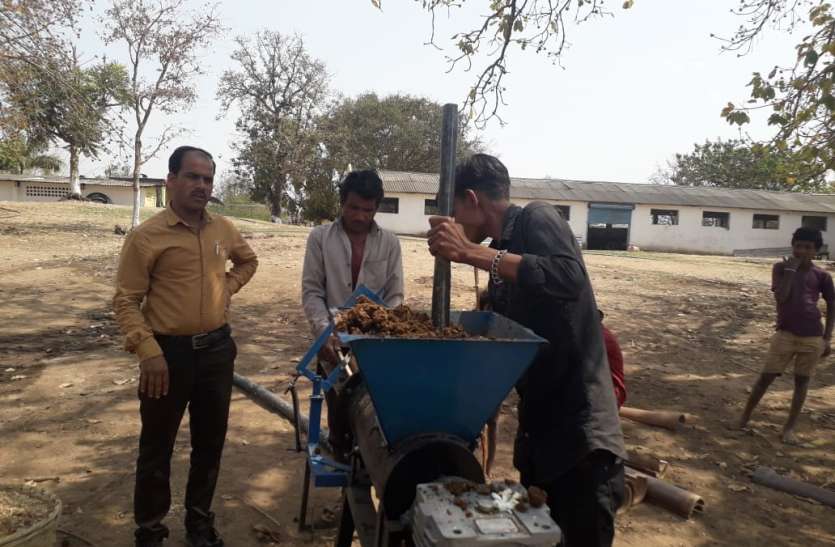 Dumpling machine मोक्षधाम में कंडे से होगा दाह संस्कार
