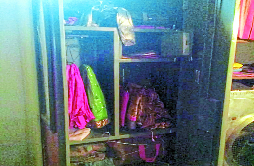crime news नाचा देखकर परिवार वापस लौटा तो अंदर से बंद था दरवाजा, दीवार फांदकर जब पहुंचा तो...